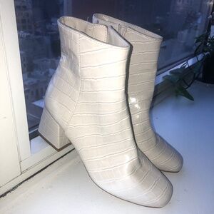 Steve Madden Ivory Darma-P Animal Print Boot Size 6